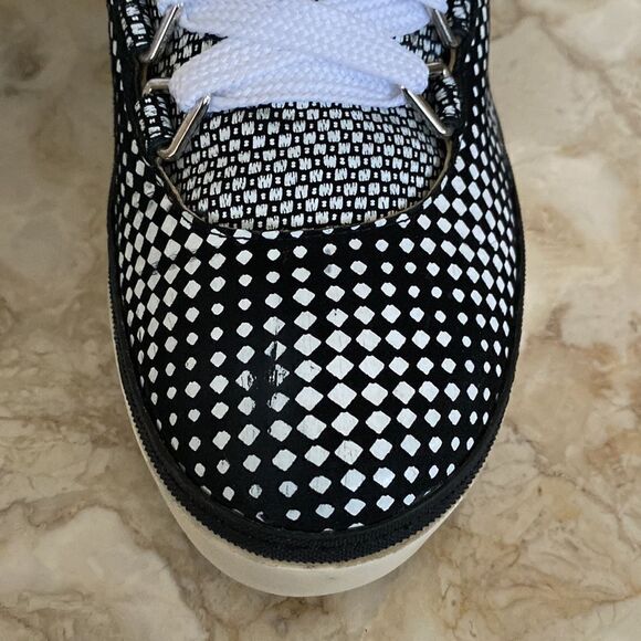 Stuart Weitzman Nappa Leather Black & White Optic Gaming Sneakers - Picture 11 of 12